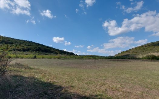 Парцел в Каблешково на пътя за Медово