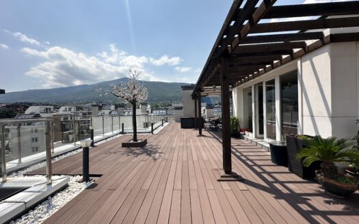 Пентхаус за продажба във Флора Гардън