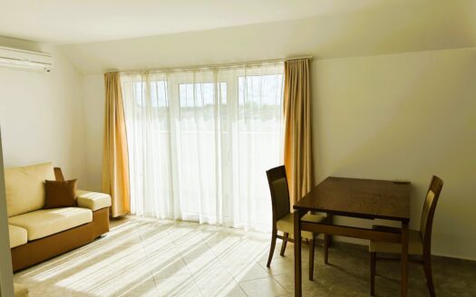 Слънчев 3-стаен апартамент за продажба в к-с Силвър Спрингс, Слънчев бряг