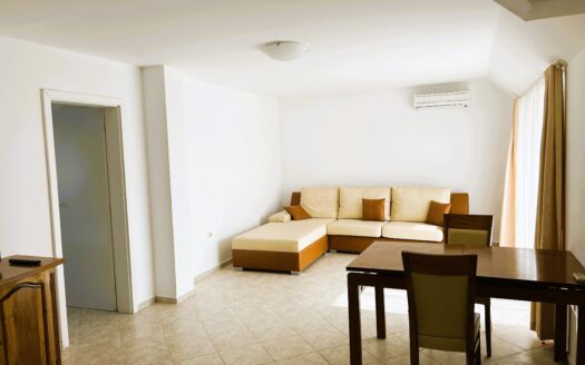 Слънчев 3-стаен апартамент за продажба в к-с Силвър Спрингс, Слънчев бряг