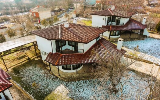 Двуетажна къща за продажба с АКТ 16