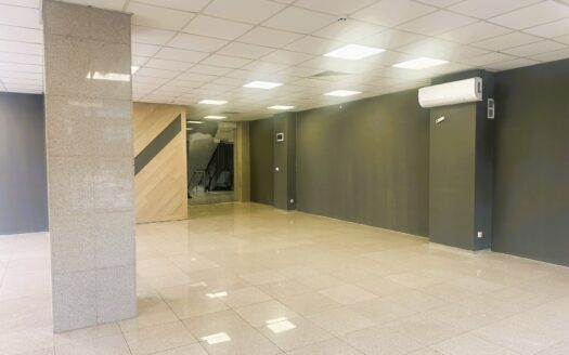 Еднопространствен офис 102 кв.м. под наем на бул. България