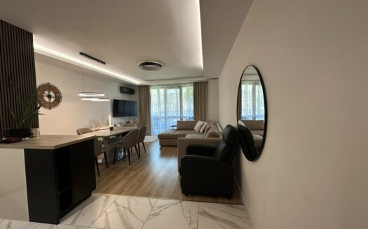 Модерно обзаведен южен 3-стаен апартамент за продажба в Драгалевци с гледка към Витоша